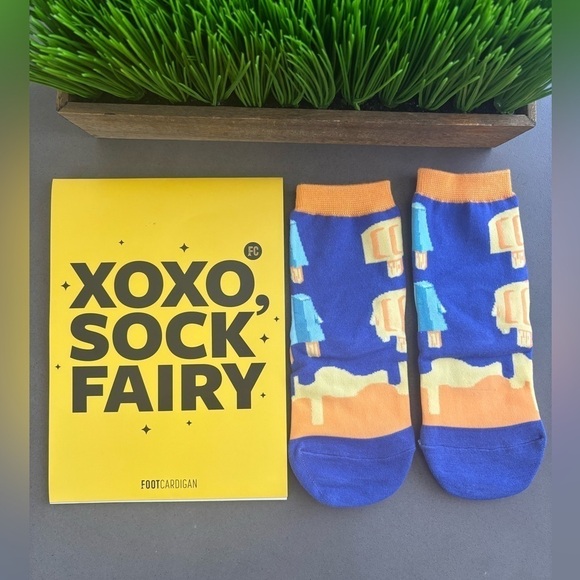 Foot Cardigan XOXO Sock Fairy| Popsicle Print | Kids one size NWT - Picture 2 of 8